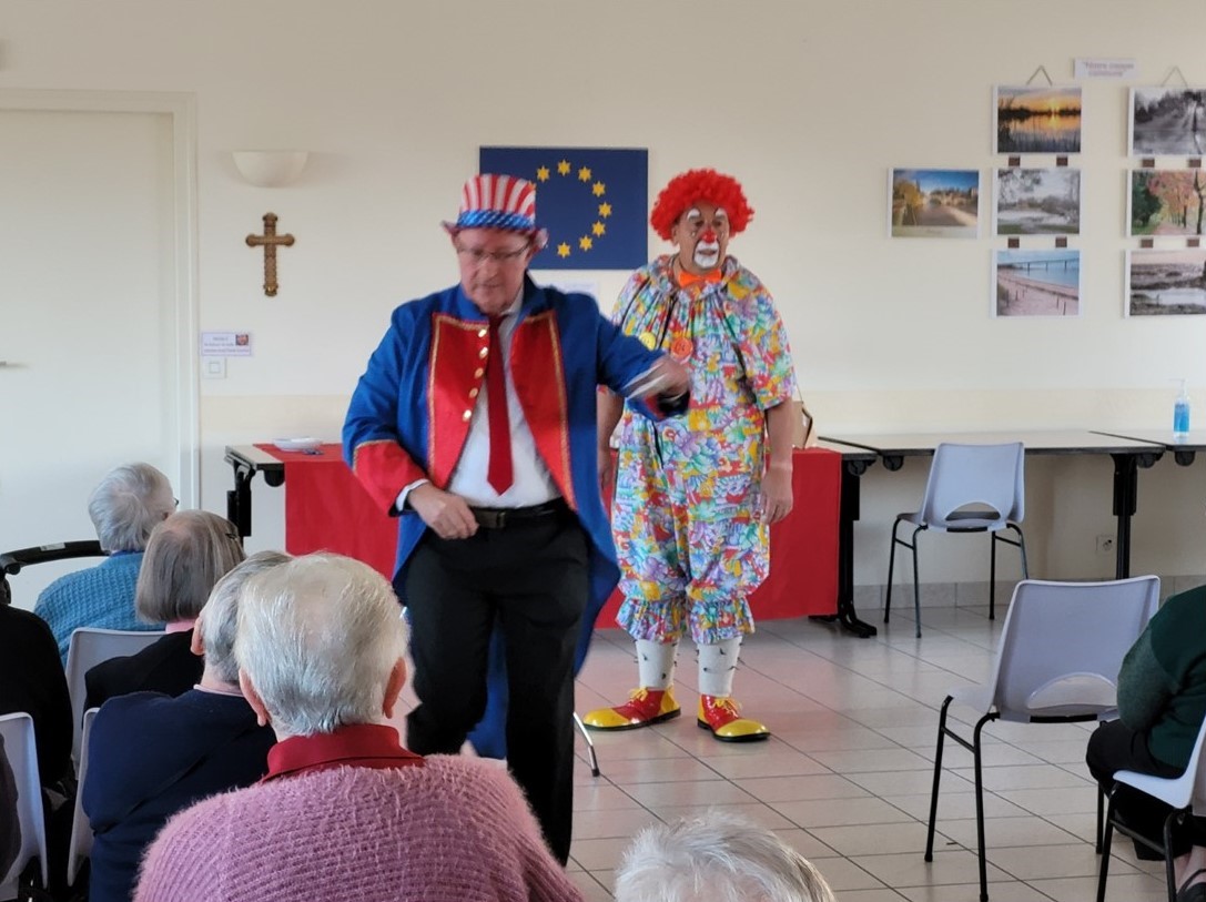 https://www.sacrescoeursmormaison.org/wp-content/uploads/2024/12/Clowns_1.jpg