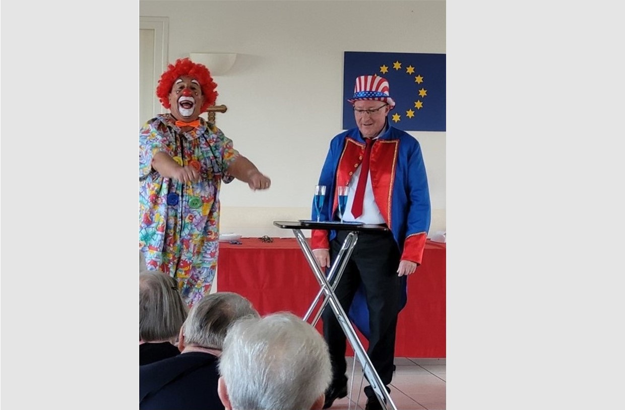 https://www.sacrescoeursmormaison.org/wp-content/uploads/2024/12/Clowns_3_bis.jpg